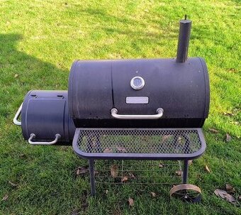 Gril na dřevěné uhlí