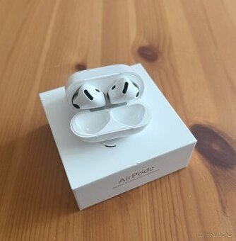 Apple AirPods 4 s aktivním potlačováním hluku