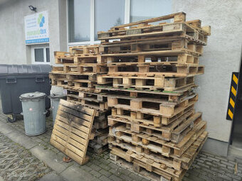 Použité dřevěné palety (nejsou to Euro) 50ks