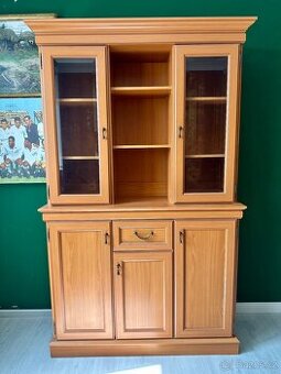 Knihovna ve velmi dobrém stavu