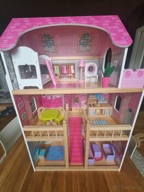 Velký domeček pro panenky včetně nábytku