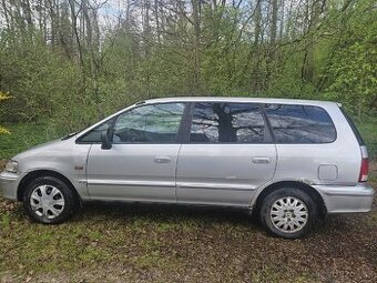 Honda Shuttle 2.3 automat, 7 míst, rok 2001, propadla STK