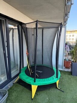 Trampolína