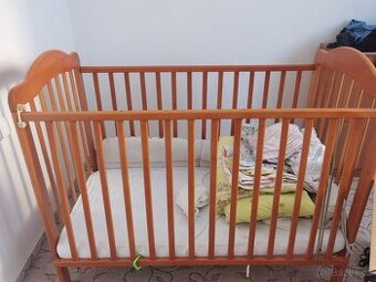 Dětská postýlka s matrací ,ohrádka ...