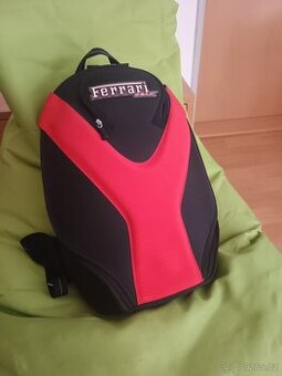 Batoh Ferrari