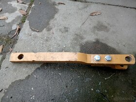 Spodní závěs, lišta asi zetor crystal 75cm