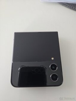 Samsung Galaxy Z Flip 4