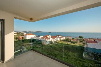 Nový apartmán s výhledem na moře – Rogoznica, Chorvatsko