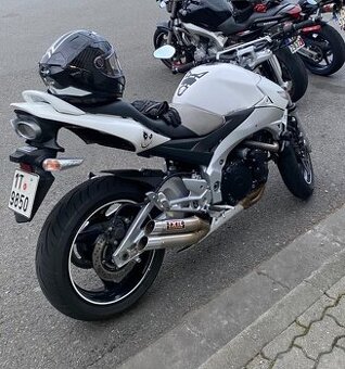 Suzuki gsr 600