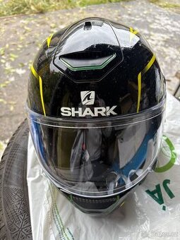 Přilba Shark