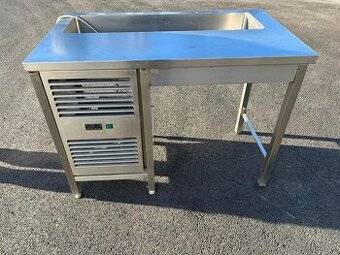 Stůl s chladící vanou