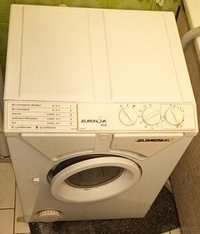 Automatická pračka na 3kg prádla malá