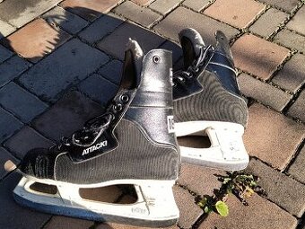 Panske brusle Botas Attack (42)