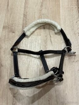 Kožená pony ohlávka s beránkem