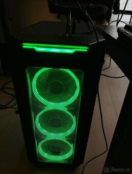 PC RX 7800 xt, procesor AMD ryzen 7 5700X 8-core, 32gb RAM