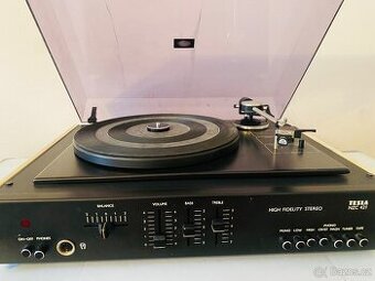Vintage gramofon Hi-Fi Tesla NZC 421, rok 78-81