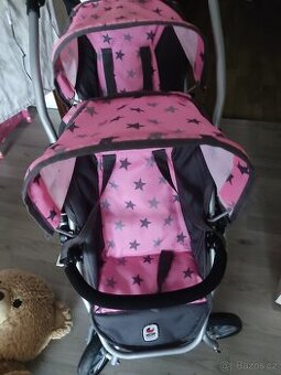 Kočárek pro panenky