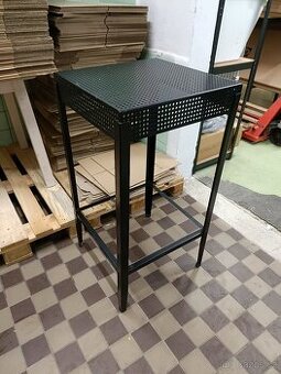 Ocelový barový stůl a židle (limitovaná edice)