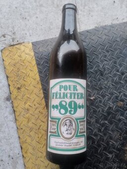 Stará pivní láhev pivovar Hradec Králové