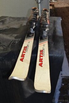 retro detske ski 140 cm kousek k vystaveni vazko gecko G 30