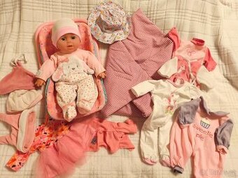 panenka s autosedačkou