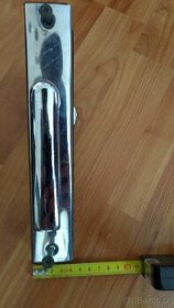 Kovový štítek do dveří s klikou 2x