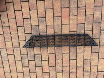 Mřížka nárazníku leon