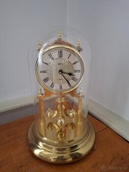 Plastové funkční retro hodiny