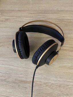 Studiová sluchátka AKG K92
