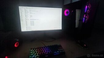 Kompletní herní set  (PC + monitor + příslušenství)