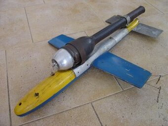 Upoutaný model letadlo