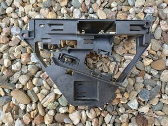 Levý boční držák elektroniky na Harley Davidson