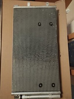 AUDI Kondenzátor, klimatizace 03005297