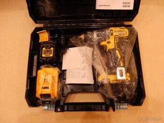 Prodám příklepovou vrtačku Dewalt dcd796d2