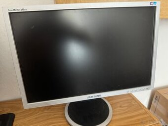 LCD Samsung 24"