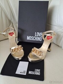 AKCE - Luxusní zlaté sandály Love Moschino
