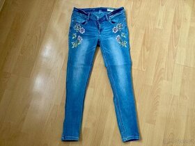 Skinny džíny s květinovým vzorem vel. 30