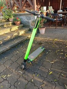 Elektrická koloběžka carbon zelená