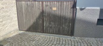 Brána