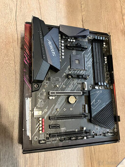 Gigabyte B550 Aorus Elite V2 - 1