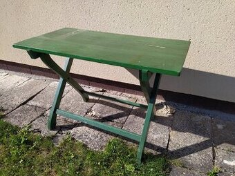 Starý skládací stůl