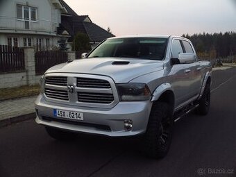 Dodge Ram, 5.7 HEMI V8 - LIFT - RAM BOX