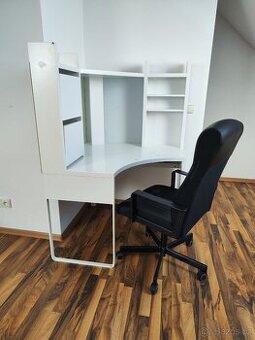 IKEA MICKE (Rohový pracovní díl) + MALCOLM (Otočná židle)