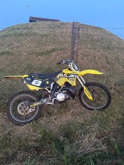 Suzuki rm 250 náhradní díly