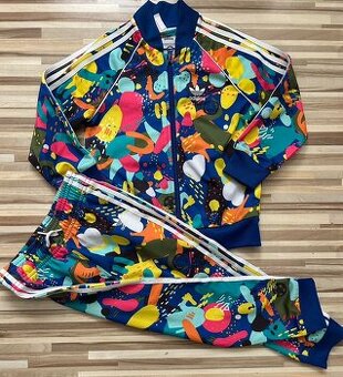 Adidas tepláková sportovní souprava PC 1400kč