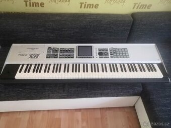 Roland Fantom X8