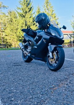 Honda CBR600f 81kw.