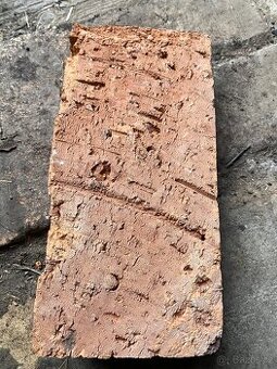 Nikdy nepoužité pálené cihly - při rychlém jednání sleva