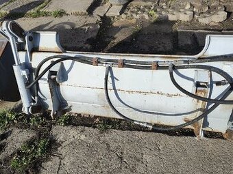 Zubatá kombinovaná lžíce - klapačka