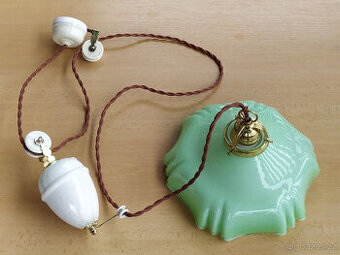 Starý stahovací lustr na chatu / chalupu